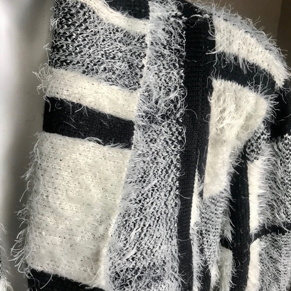 HPππFuzzy, Waterfall Cardigan Ivory and Black - Picture 5 of 8
